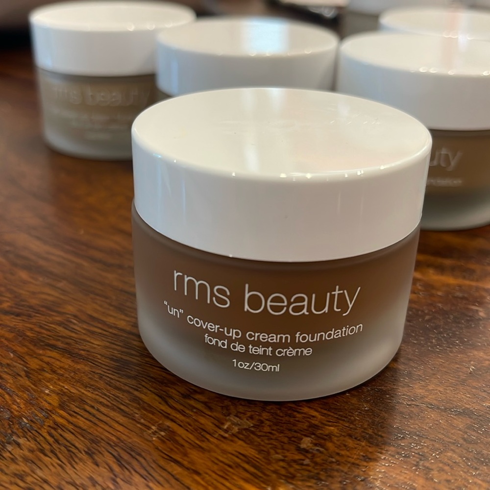 RMS beauty “un” cover-up cream foundation SHADE 99

Retailer for RMS beauty
